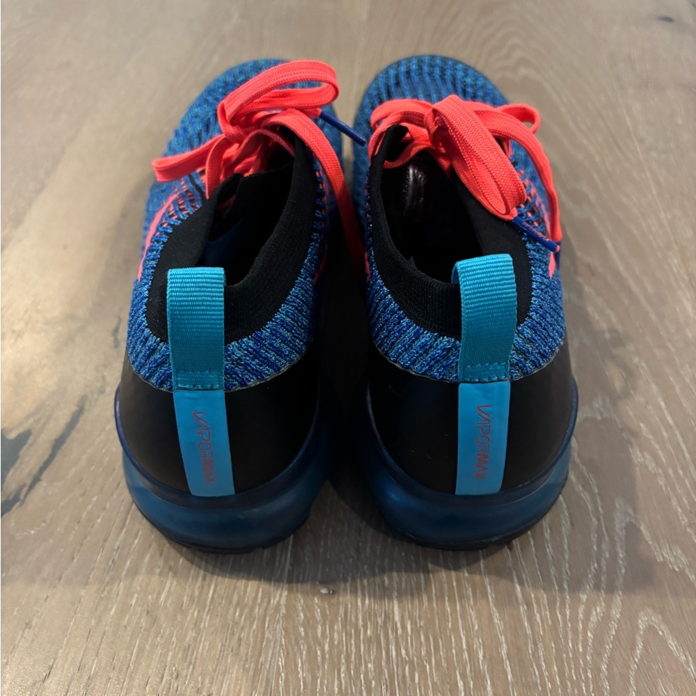 EUC Nike Air VaporMax Flyknit 3 in Blu Fury/Bright Crimson 11 - Picture 5 of 6